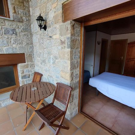 Hostal Cal Mestre Vilallonga de Ter Luaran gambar