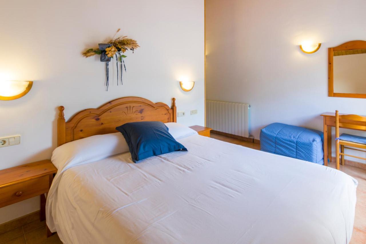 Hostal Cal Mestre Vilallonga de Ter Luaran gambar