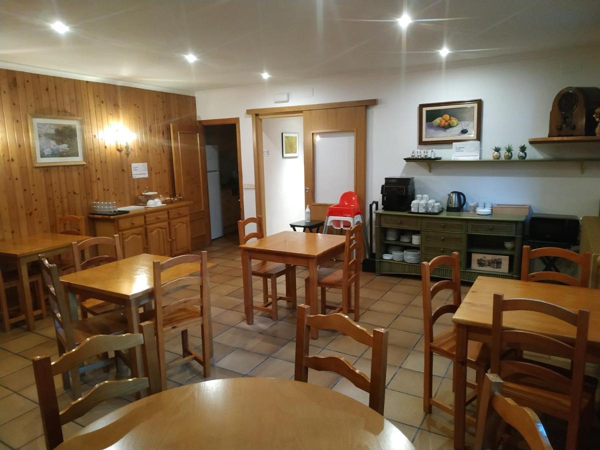 Hostal Cal Mestre Vilallonga de Ter Luaran gambar