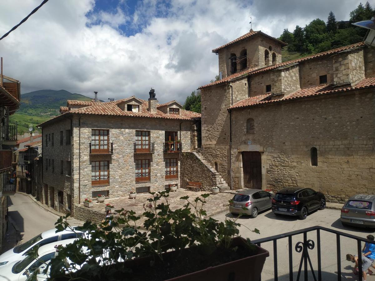 Hostal Cal Mestre Vilallonga de Ter Luaran gambar