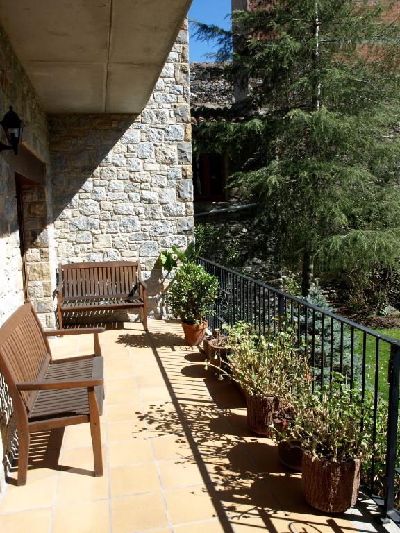 Hostal Cal Mestre Vilallonga de Ter Luaran gambar